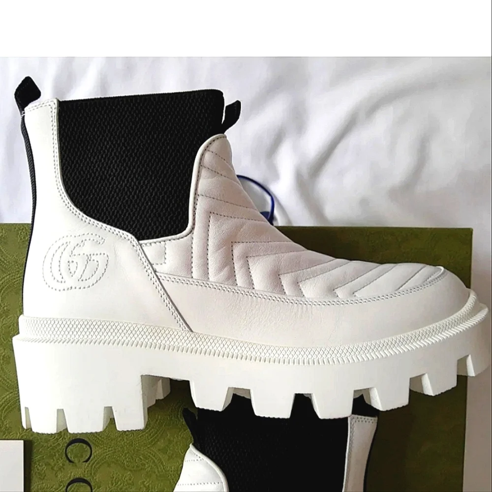 Nwb-Gucci matelasse leather Chelsea pull on ankle boots - Picture 3 of 8